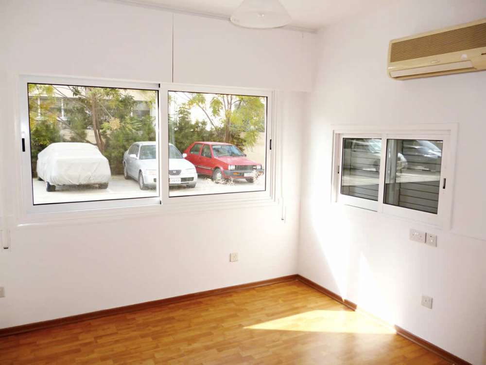 Flat for sale in Mackenzie Larnaca near the sea