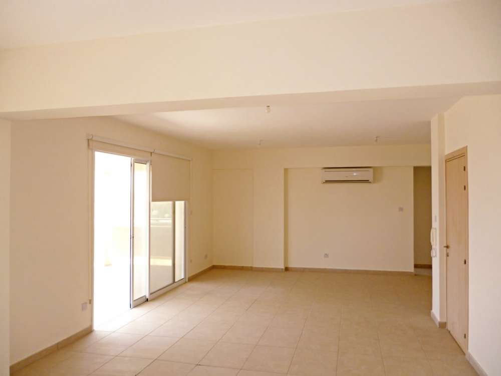 3 bedroom cheap apartment for sale in Larnaca center