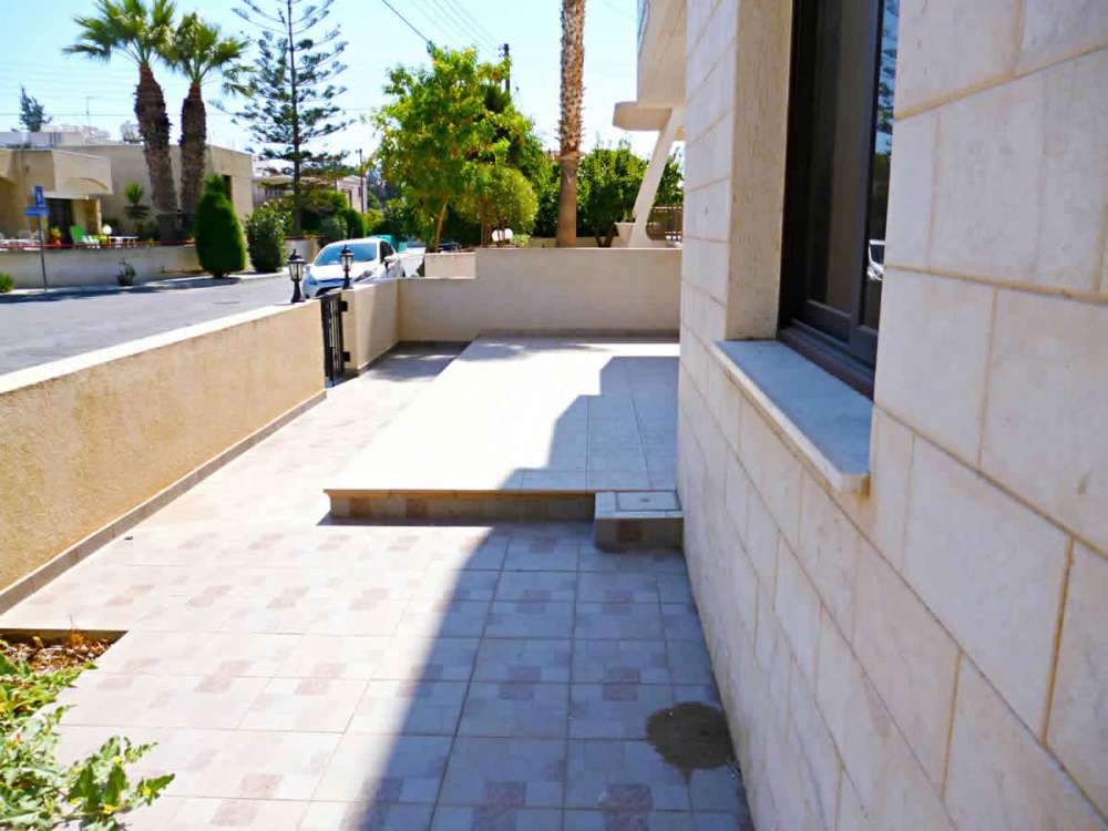 Ground floor apartment for sale in Larnaca center