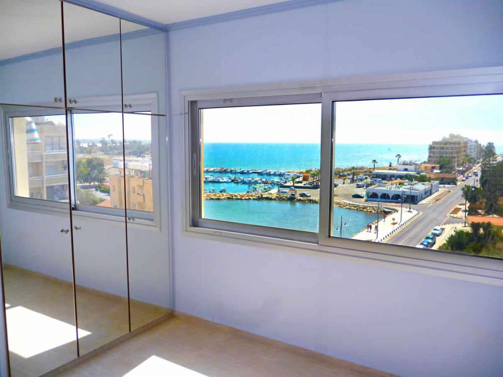 Apartment for sale Mackenzie Larnaca with sea view