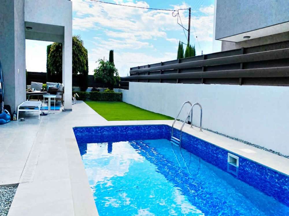 Buy home with swimming pool in Agios Tychonas Limassol
