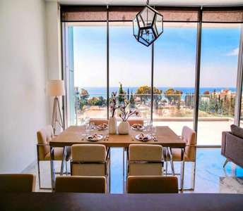 Διαμέρισμα με θέα στη θάλασσα στη Λεμεσό προς πώληση