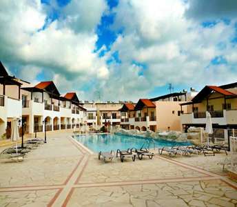 Жилой комплекс в деревне Терсефану в стиле курорта с большим общим бассейном