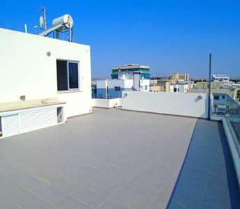 Penthouse in Drosia area with private roof garden and open city views