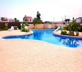 Newly built apartment in a complex with a pool Oroklini Larnaca