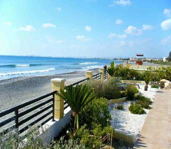 Seafront villa for sale in Larnaca