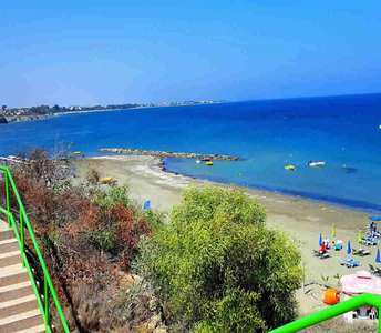 Дом с видом на море в Ларнаке