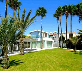 Вилла на продажу в Ларнаке