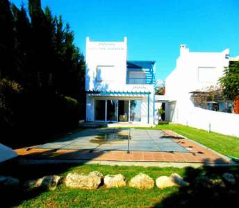 Seafront house for sale Meneou