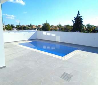Home in Larnaca with swimming pool
