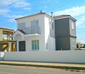 Продается дом в деревне Сотира