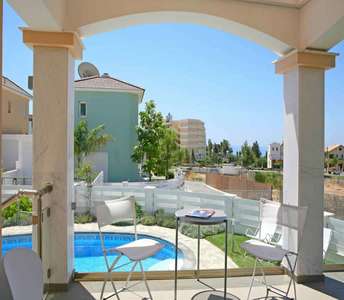 Buy home in Limassol with swimming pool