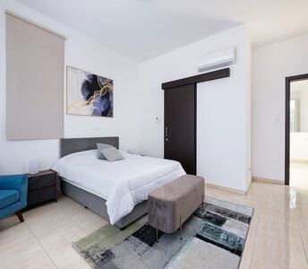 Properties in Dromolaxia