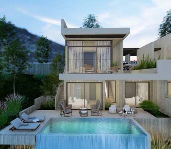 Houses with swimming pool in Limassol