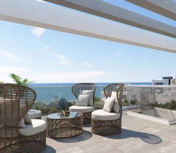 Квартиры с видом на море на продажу в Ларнаке