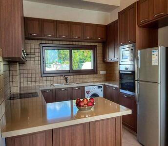 Марони дом на продажу