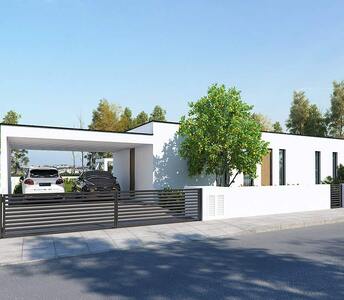 Μοντέρνα βίλα στο χωριό Περβόλια με κομψό σχεδιασμό