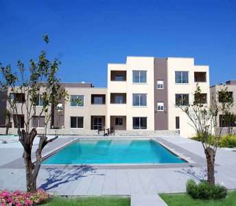 2 bedroom flats for sale in a complex in Mandria