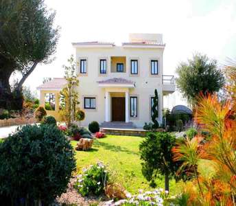 Buy golf villa in Paphos